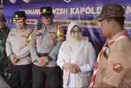 Pastikan Libur Lebaran Aman dan Nyaman, Bupati Pandeglang Tinjau Pospam dan Pantai Carita 