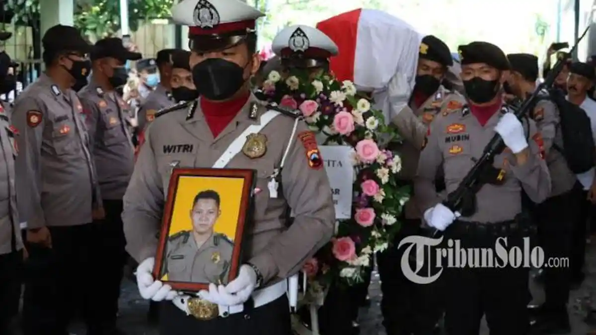 Berangkat Tugas Piket Malam, Polisi Sragen Bripka Ashardika Meninggal Dunia Tertabrak Truk