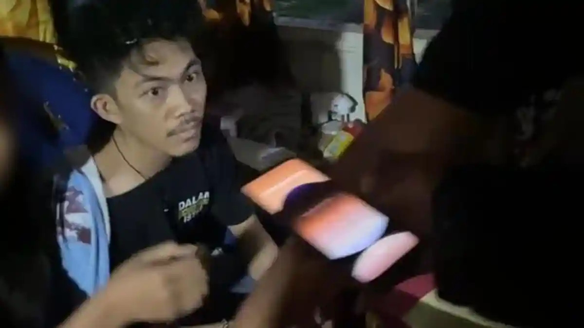 Inilah Tampang Asli Wahyu, Wajah Hacker Bjorka Tanpa Masker saat Ditangkap di Rumah Pacar