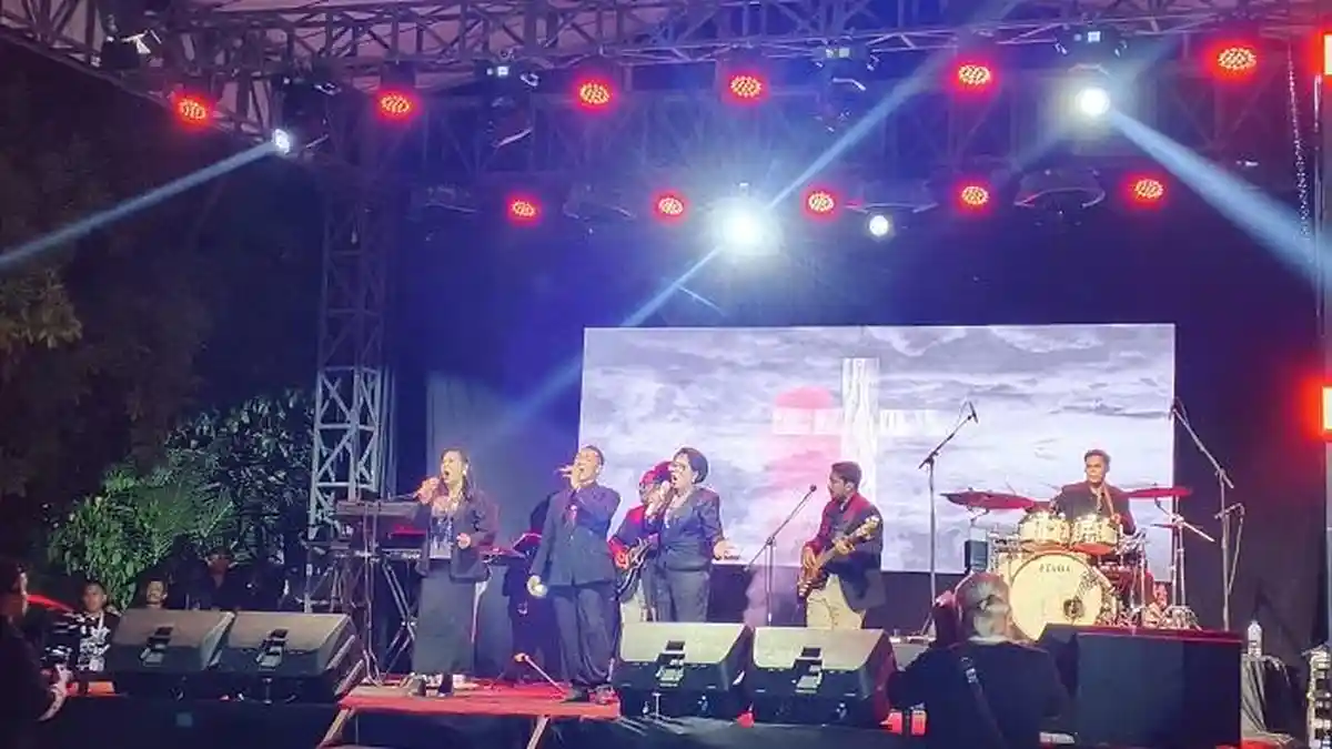Ratusan Jemaat Padati Konser “Tetap Percaya”, UMKM Lokal Ikut Tumbuh - Pos-kupang.com