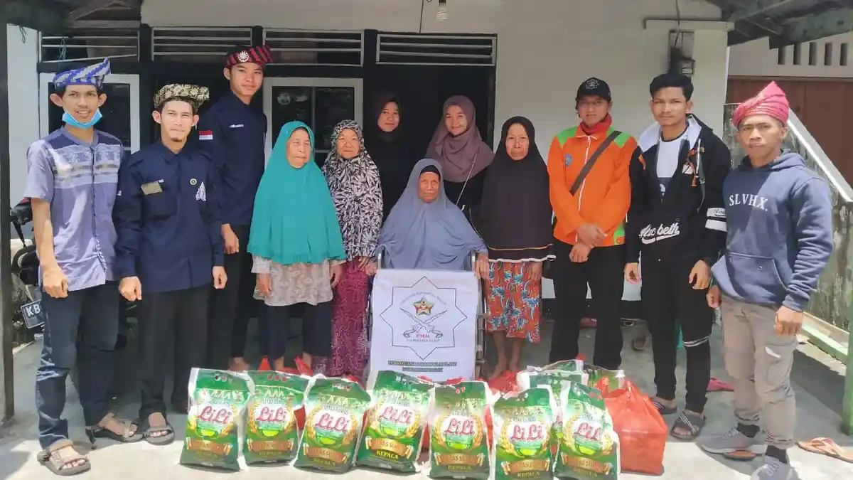 PMM Kalbar Berikan Bantuan Sembako Bagi Masyarakat Terdampak Covid-19