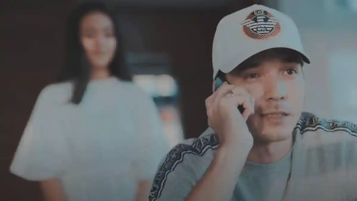 Download MP3 Lagu Cukup Dikenang Saja - The Junas feat Yasmin, Dilengkapi Video Klipnya