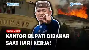Kantor-Bupati-Pohuwato-dibakar-para-demonstran.jpg