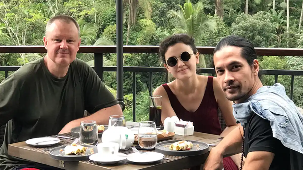 Begini Suasana di Dalam Mobil Pengantin Kimberly Ryder & Edward Akbar Bareng Ayah Kim!