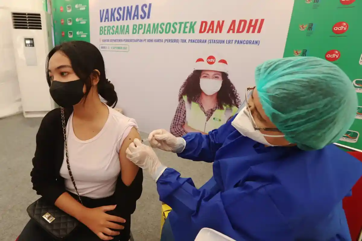 Cara Daftar Vaksin Covid-19 Melalui HP di PeduliLindungi dan Vaksin Loket, Ini Linknya