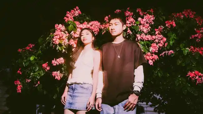 Duo Svararasa Rilis Single 'Akhir Nanti', Romansa Hangat Khas Gen Z