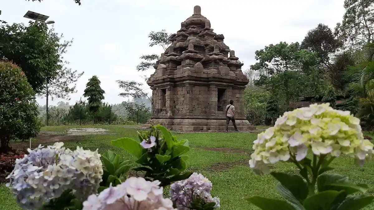 Candi Selogriyo, Keindahan yang Tersembunyi di Kaki Gunung Sumbing