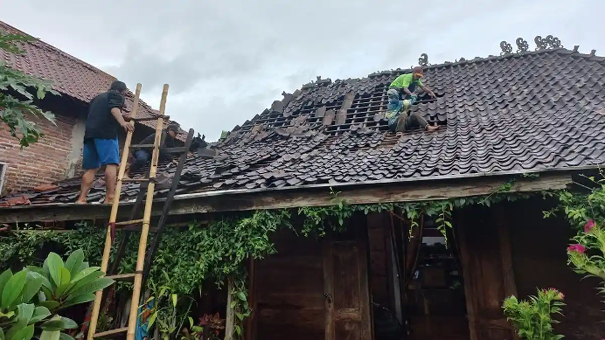 Sedikitnya 200 Rumah di Jepara Rusak Diterjang Angin Ribut, Warga: Angin Datang Menjelang Subuh