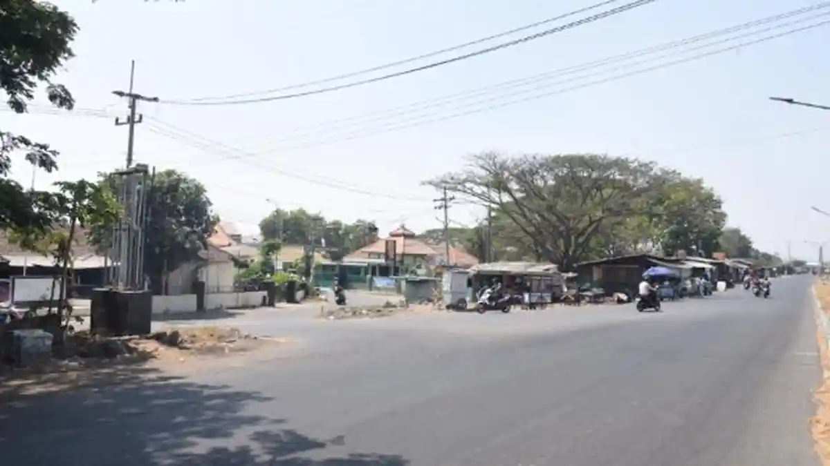 Atasi Antrean Kendaraan, Pemkab Sidoarjo Siapkan Pelebaran Jalan di Depan Polsek Jabon