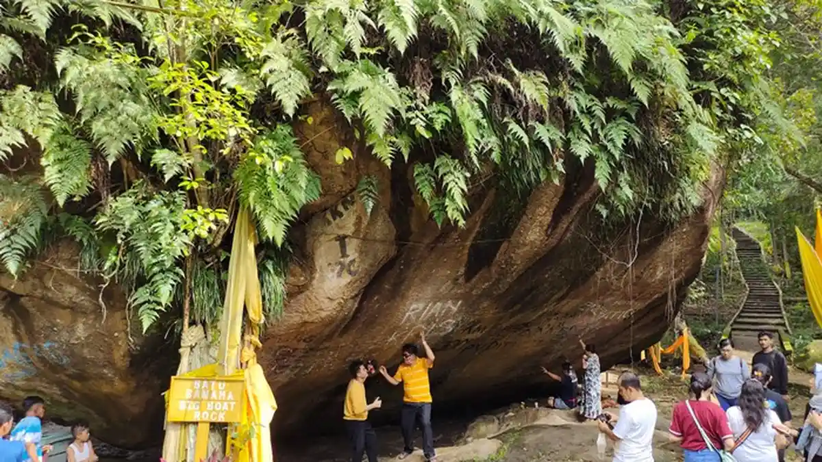 Kisah Singkat Legenda ‘Batu Banama’ Bukit Tangkiling Kota Palangkaraya