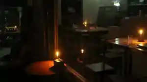20260612-Lilin-menyala-saat-listrik-padam.jpg