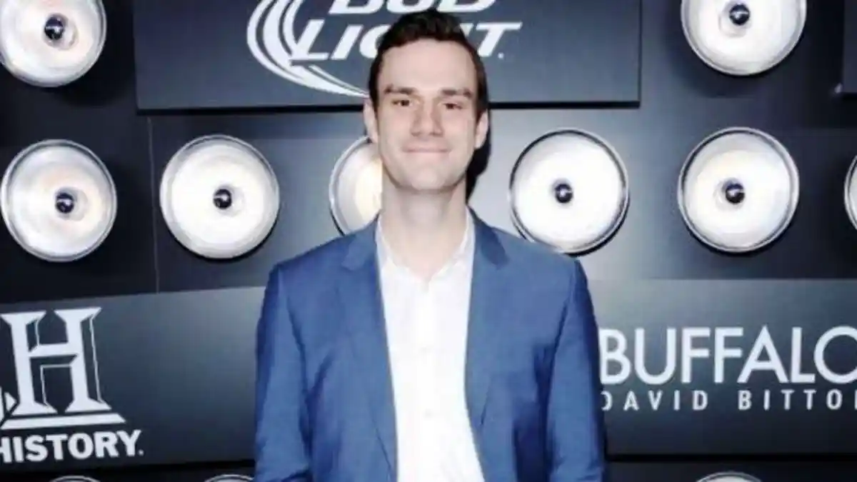 Ini Sosok Pangeran Baru Playboy Cooper Hefner