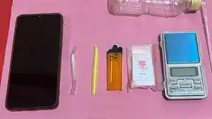 Barang-bukti-timbangan-digital-dan-lainnyab-yang-diamankan-Polsek-Tanjung.jpg