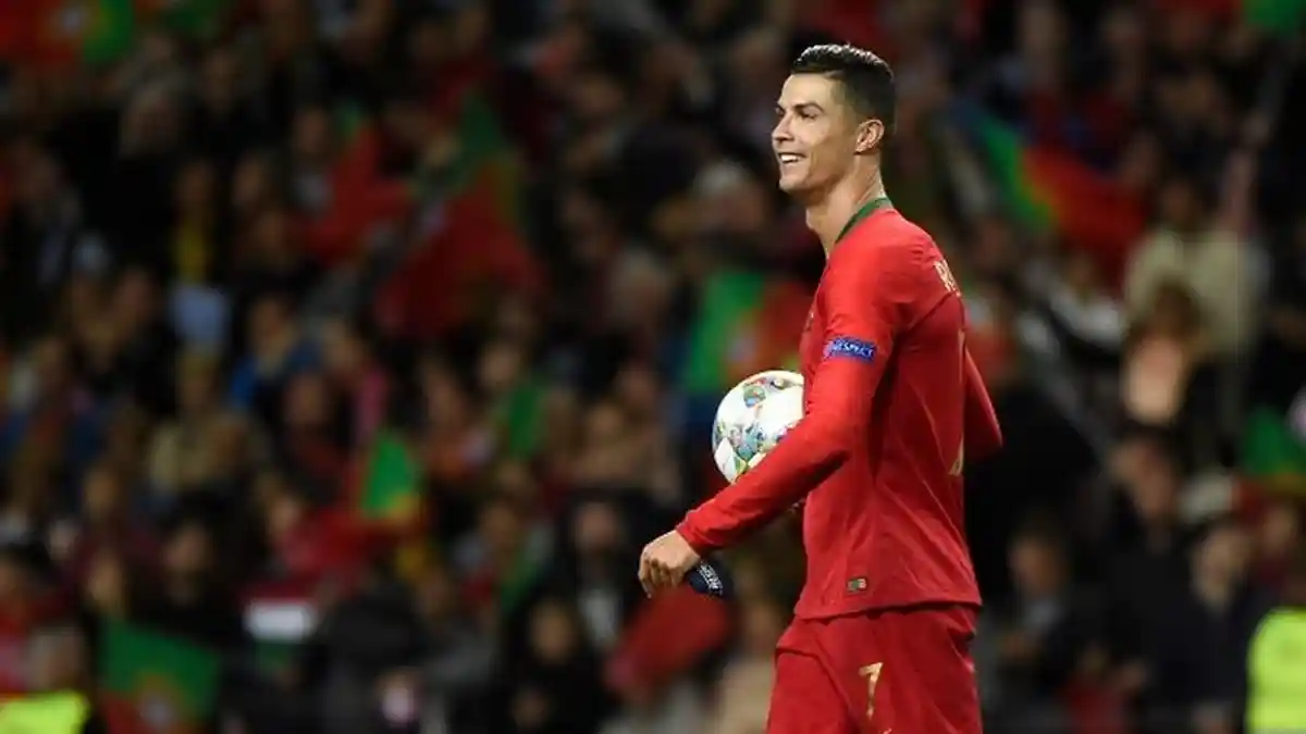 Cetak 2 Gol Kemenangan, Ronaldo Catatkan Sejarah, Tapi Masih Tertinggal 8 Gol dari Legenda Iran