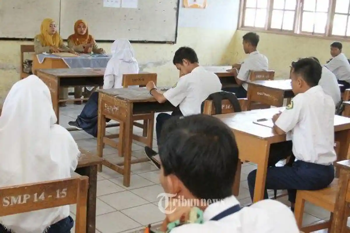 50 Soal dan Jawaban SAS IPS Kelas 7 Semester 1  Lokasi Suatu Tempat Ditentukan Berdasarkan Koordinat