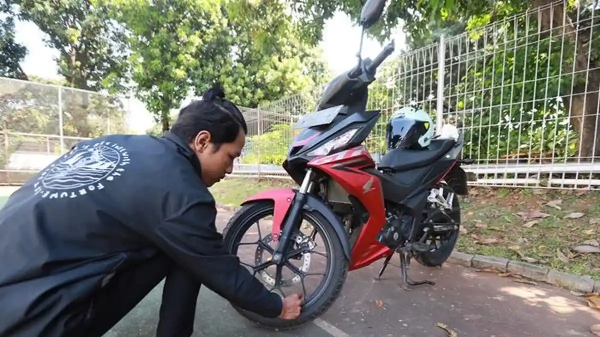 Motor Ditinggal di Rumah dalam Waktu Lama? Inilah Tips agar Kendaraan Tetap Andal dan Prima