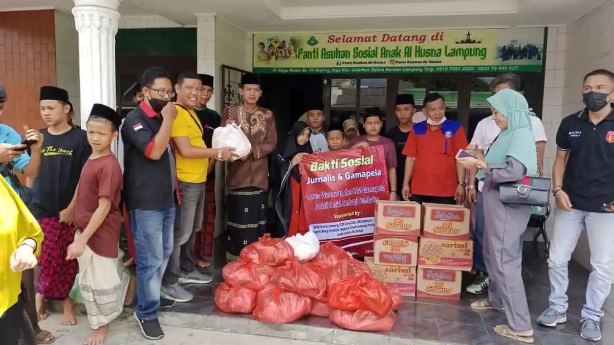 Aliansi Wartawan dan LSM Gamapela Menggelar Bakti Sosial Bagi Sembako