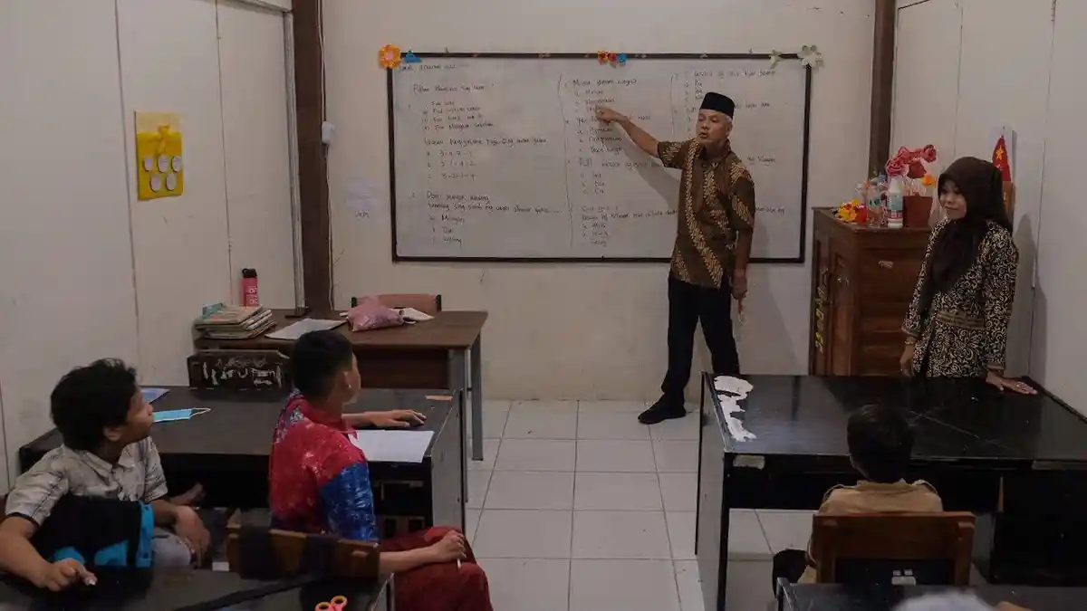 Melihat Ganjar Mengajar di Pondok Pesantren Anak Berkebutuhan Khusus di Kendal