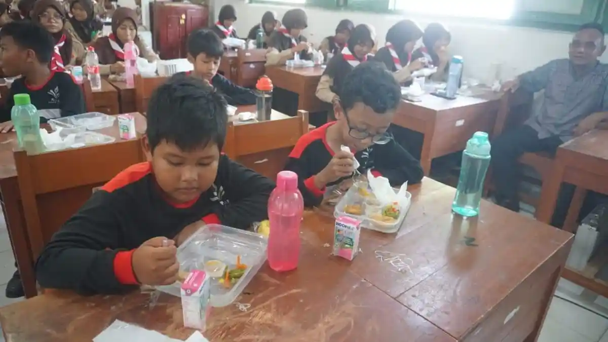 Susu Bisa Diganti Telur dan Daun Kelor, Program Makan Bergizi Gratis Mulai 2 Januari di 932 Titik