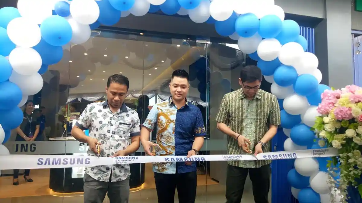 Nikmati Cicilan HP Bunga Nol Persen di New SES Kupang