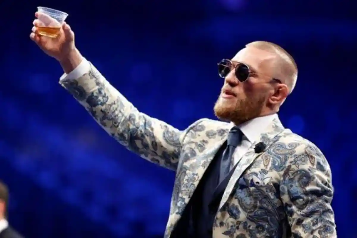 Conor McGregor Mengakut Tobat dan Salah Karena Telah Memukul Orang di Bar