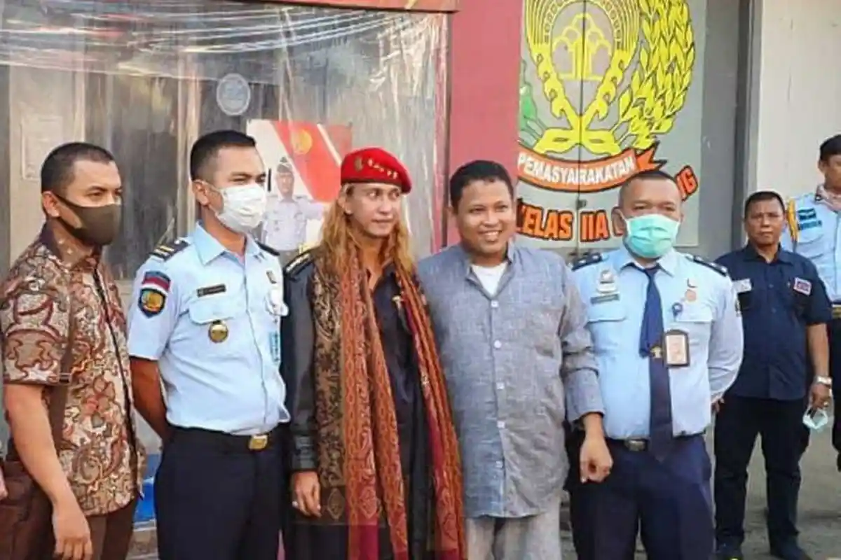 Bebas dari Penjara Suasana Penjemputan Bahar bin Smith Penjara Berlangsung Sunyi, Tak Ada Keramaian
