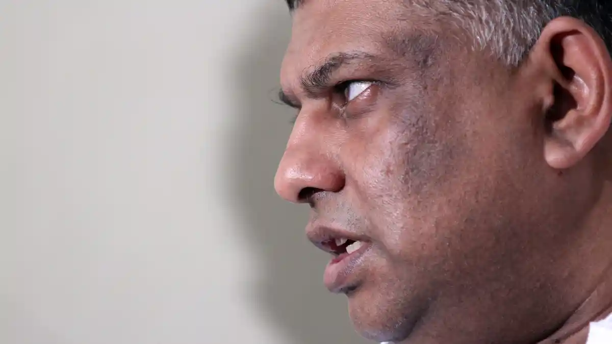 Menhub Protes Tony Fernandes
