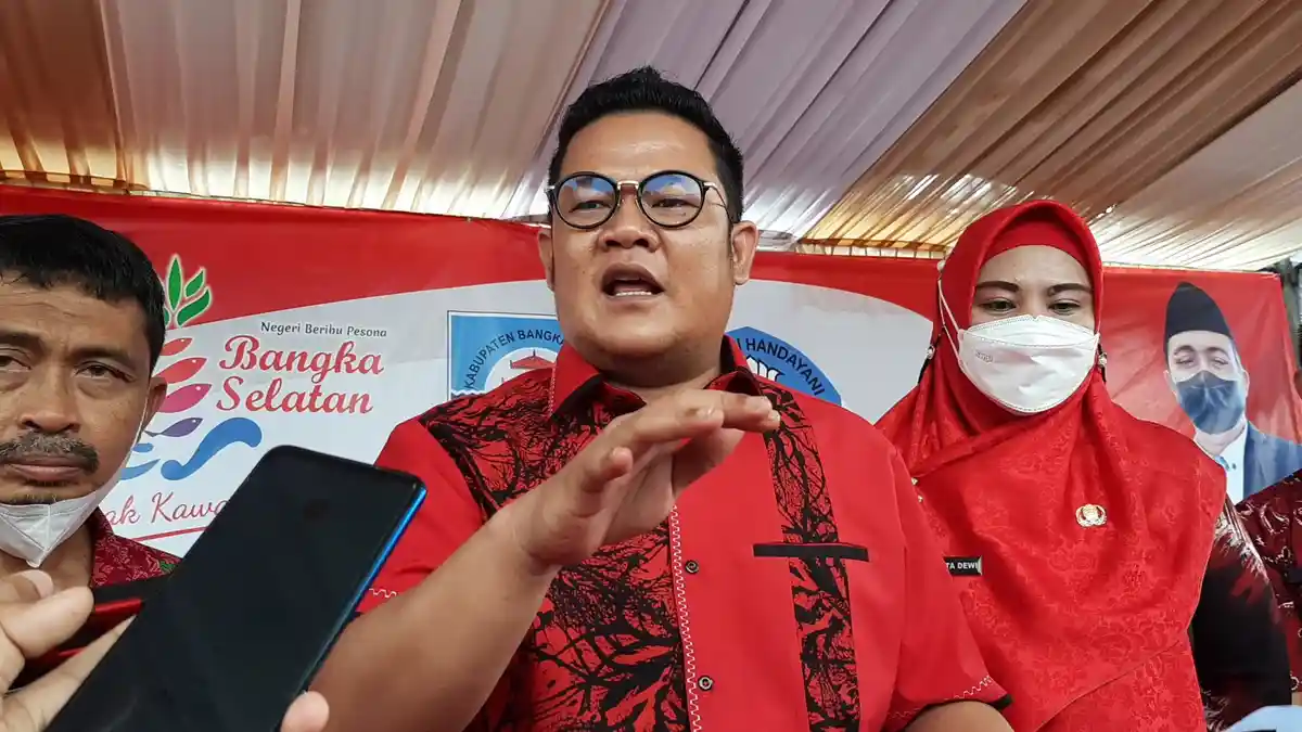 12 Desa Dapat 12.000 Bibit Sawit Gratis, Pemkab Basel Juga Bagikan Perlengkapan Sekolah
