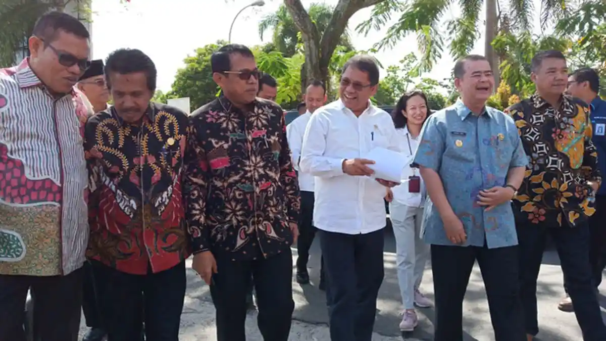 Menkominfo Rudiantara Sebut akan Bangun Jaringan Internet Kecepatan Tinggi di 3 Daerah di Sumbar