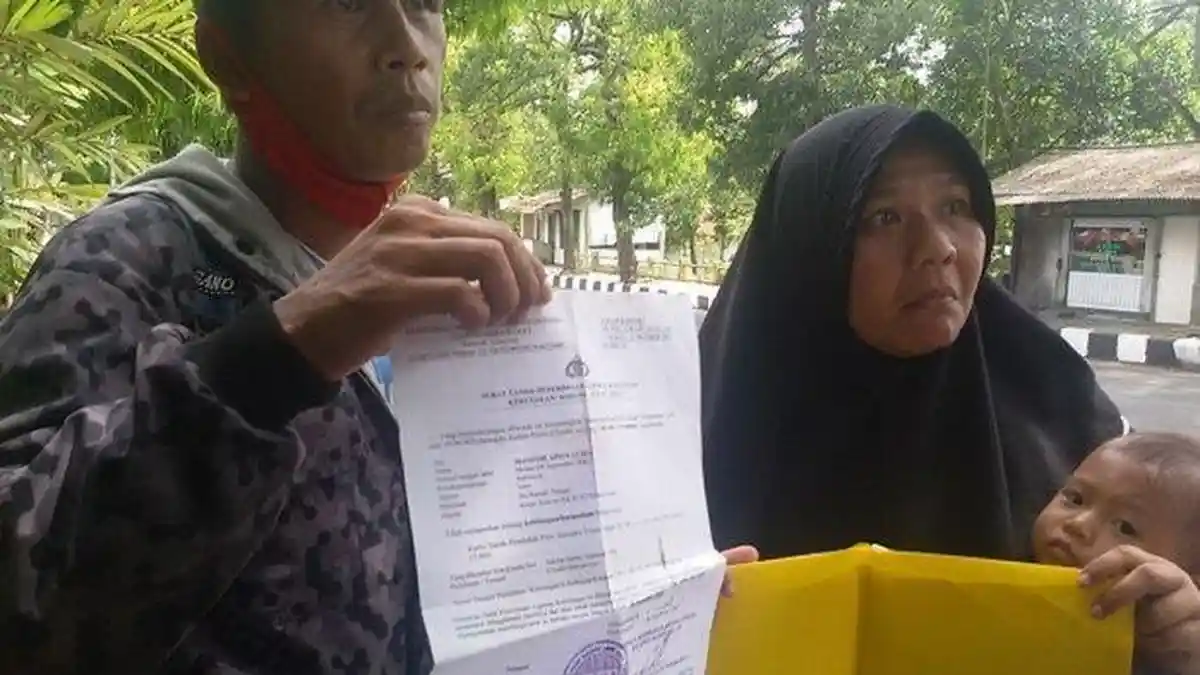 1 Keluarga Jalan Kaki 6 Hari ke Kampung Halaman, Usai Suami di PHK Mereka Tak Peduli Larangan Mudik
