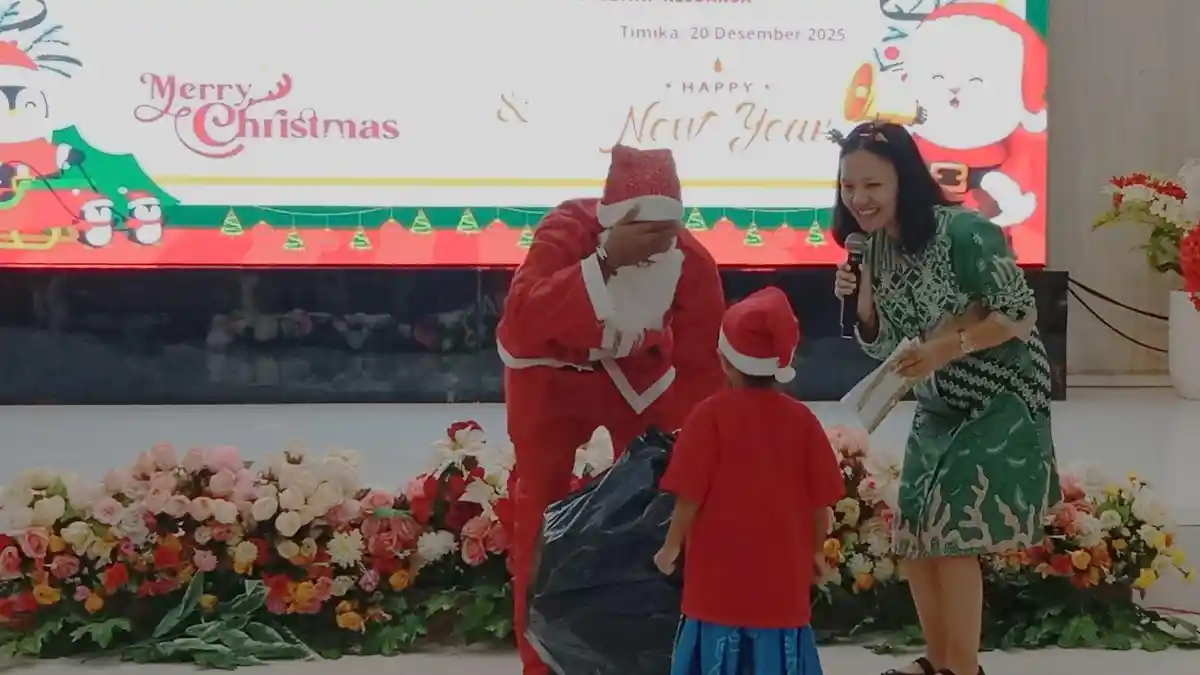 Ibadah Natal Sekolah Luar Biasa Negeri Mimika Berlangsung Sukacita