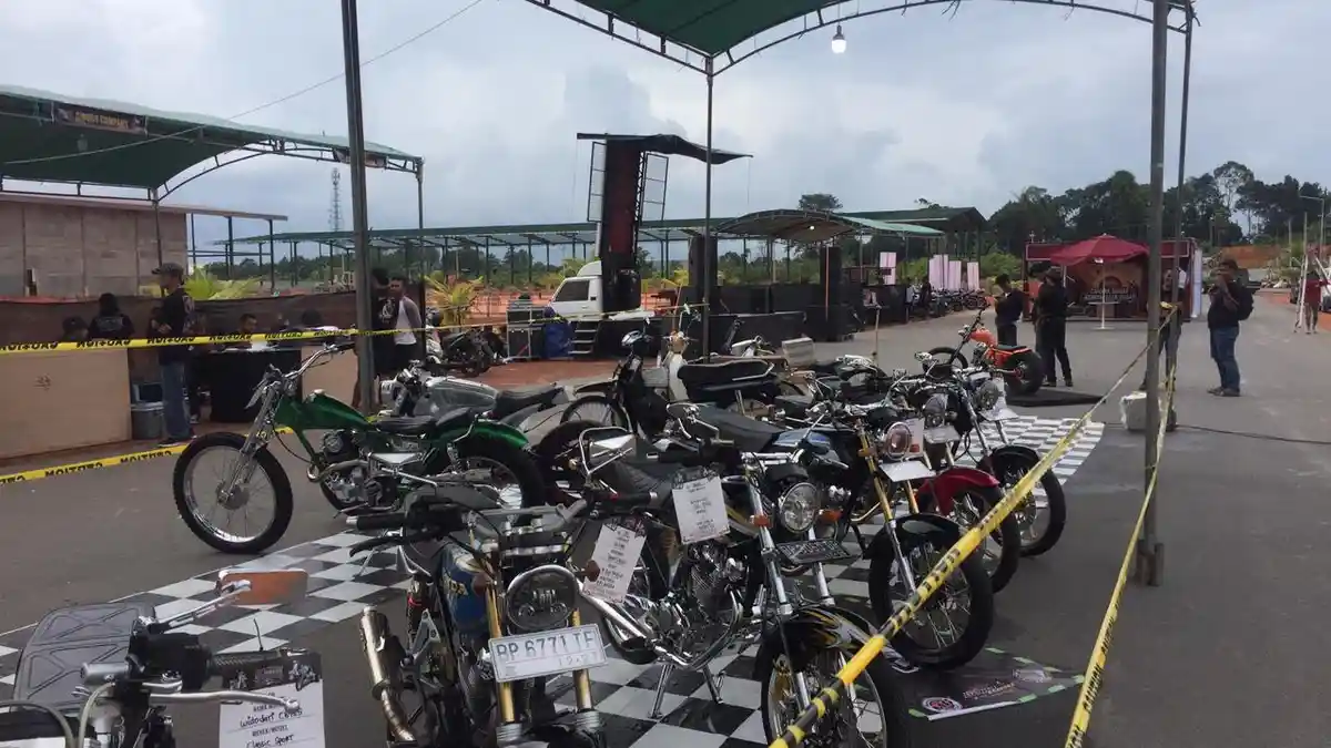Warga Singapura Malaysia ke Batam Ikut Pameran Motor Modifikasi