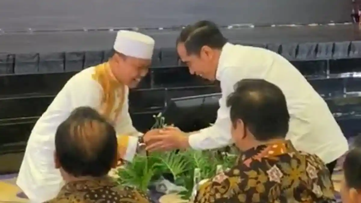Di Depan Jokowi dan Pengusaha, Ustad Das’ad Ingatkan Jangan Hianati Istri