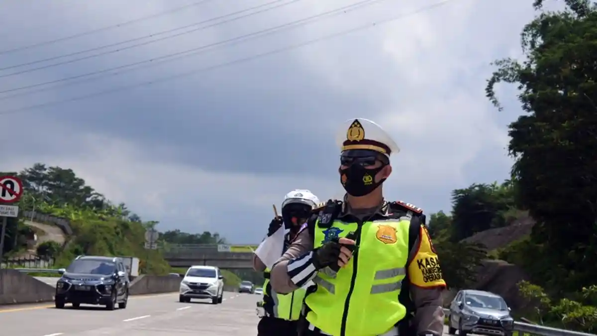 Lihat Ada Pengendara yang Melanggar di Kabupaten Semarang, Polisi Boleh Rekam Gunakan Handphone