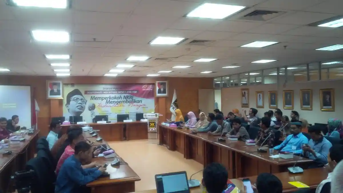 Ketua Fraksi PKS DPR: Umat Islam Tulang Punggung NKRI