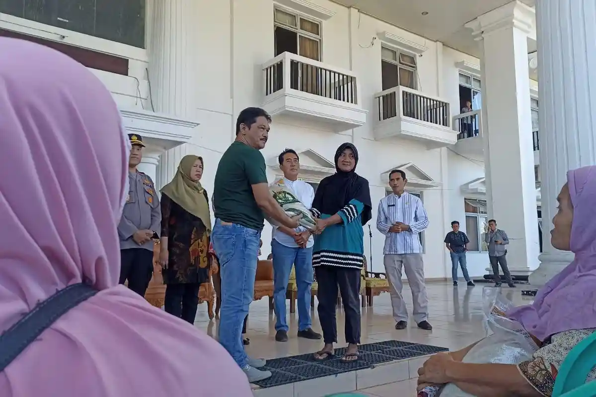 12.677 KPM di Kepahiang Bengkulu Dapat Bantuan Beras, 'Alhamdulillah Bisa Buat Makan 1 Minggu'