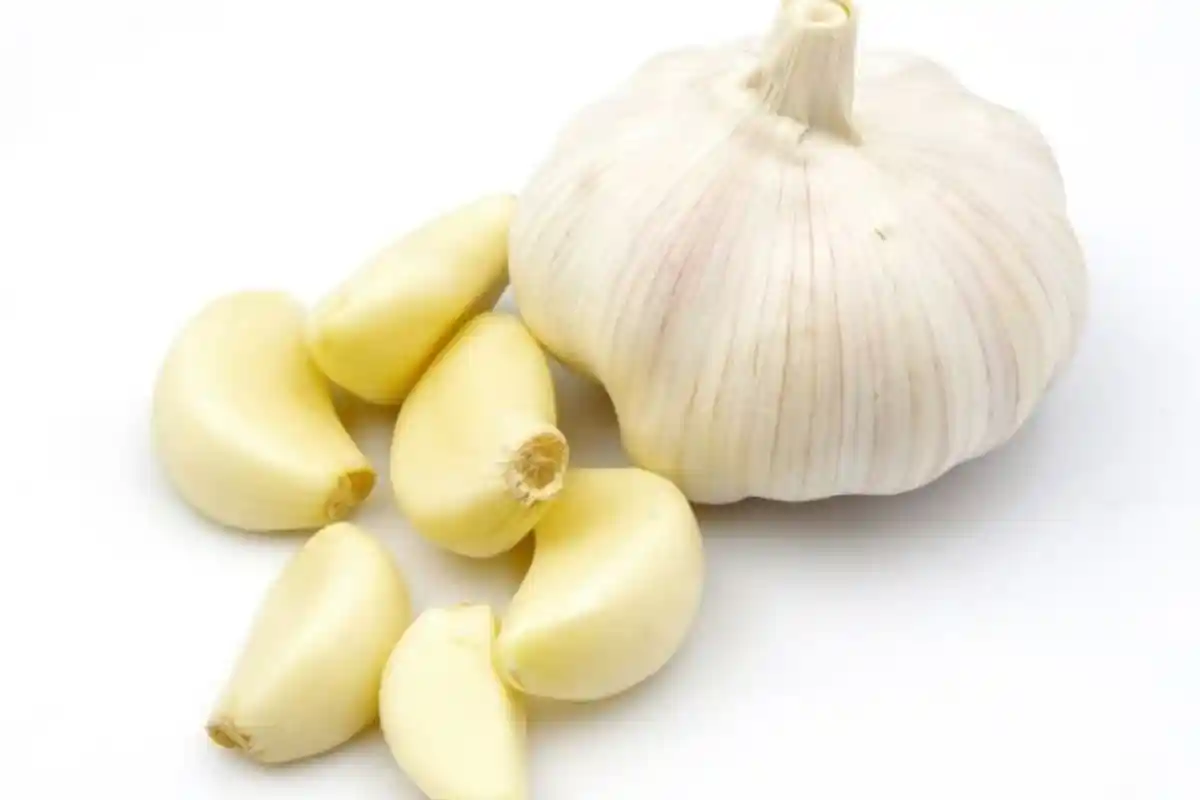 Simak, ini Manfaat Konsumsi Bawang Putih Mentah saat Perut Kosong