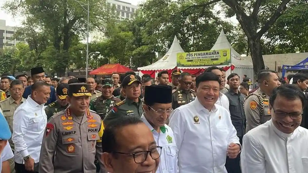 Menteri Agama, Kapolri, dan Panglima TNI Tinjau Misa Natal di Gereja Katedral