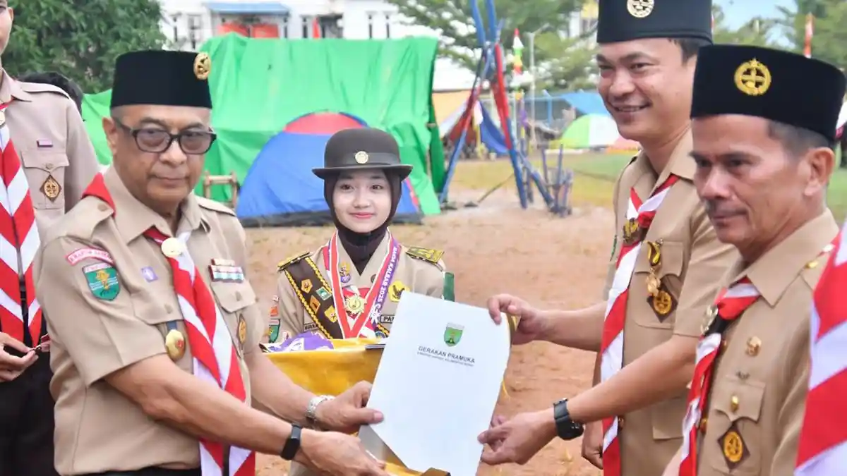 Peduli Pramuka, Bupati dan Wabup Sintang Terima Penghargaan Kwarnas dan Kwarda Pramuka