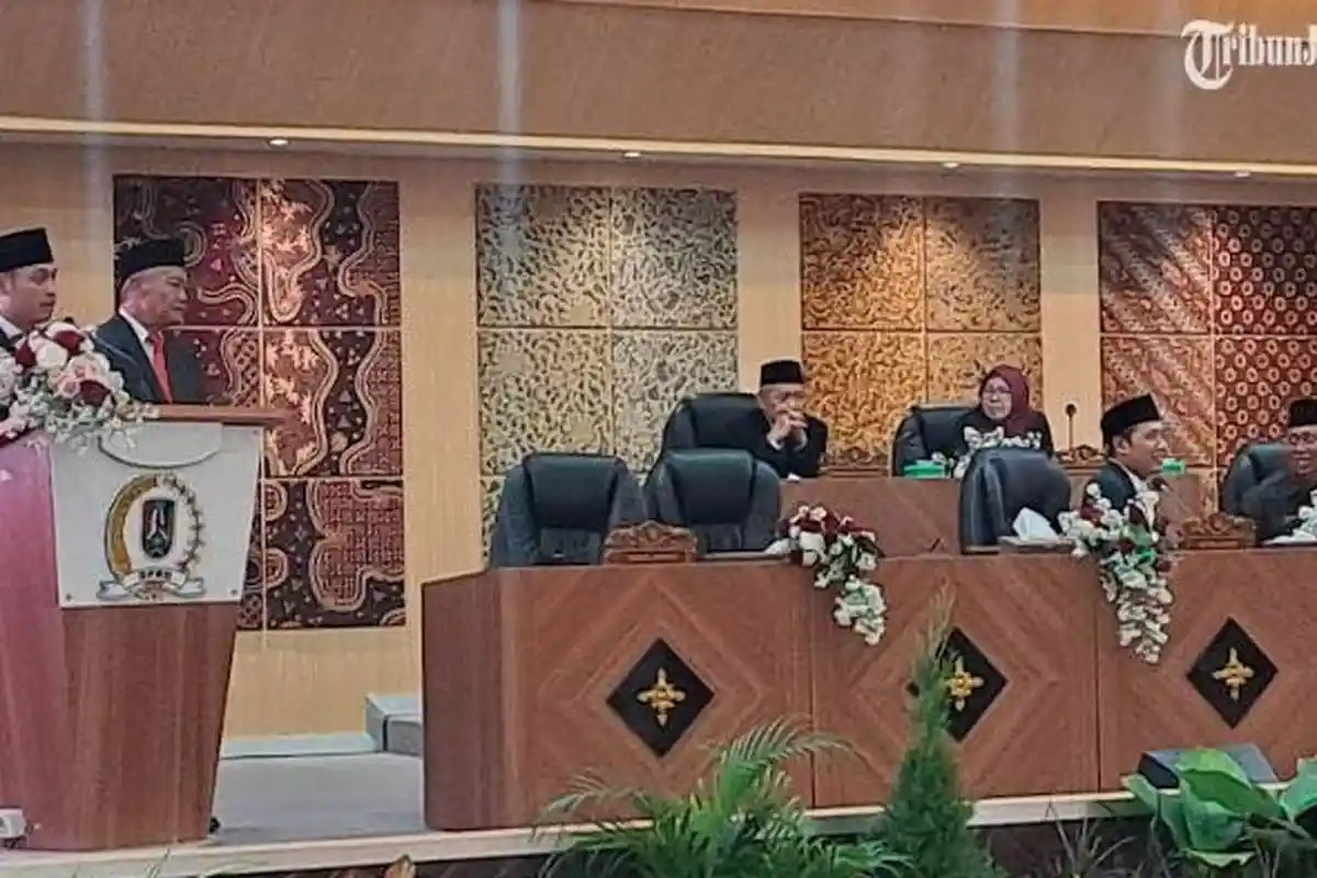 Bupati Tuban Aditya Halindra Faridzky Sampaikan Visi-misi di Hadapan DPRD