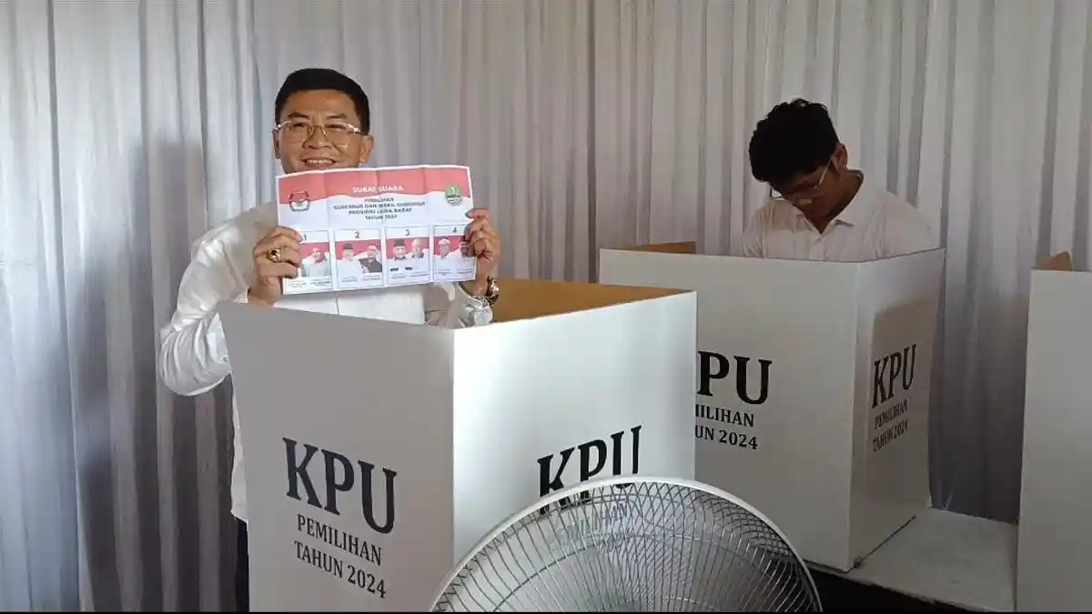 Calon Wakil Gubernur Jabar Erwan Setiawan Mencoblos di Ciluluk Sumedang: Yang Utama Kondusif