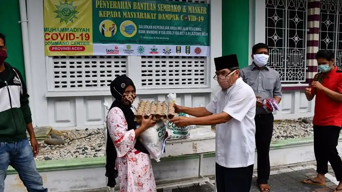 MCCC Aceh Bagikan Sembako untuk Warga Terdampak Covid-19