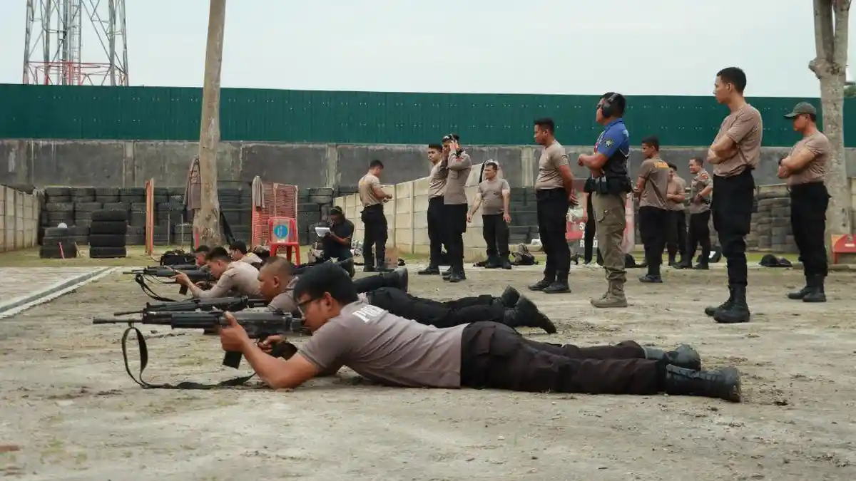 Latihan Menembak, Polres Pelabuhan Belawan Bentuk Tim Khusus Tangani Kejahatan Jalanan