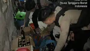 Polres-Bima-Kota-menyisir-lokasi-peredaran-minuman-keras.jpg