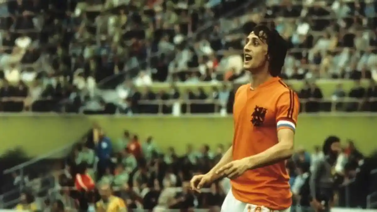 Obituarium Cruyff: Pujangga yang Mengubah Paras Sepakbola