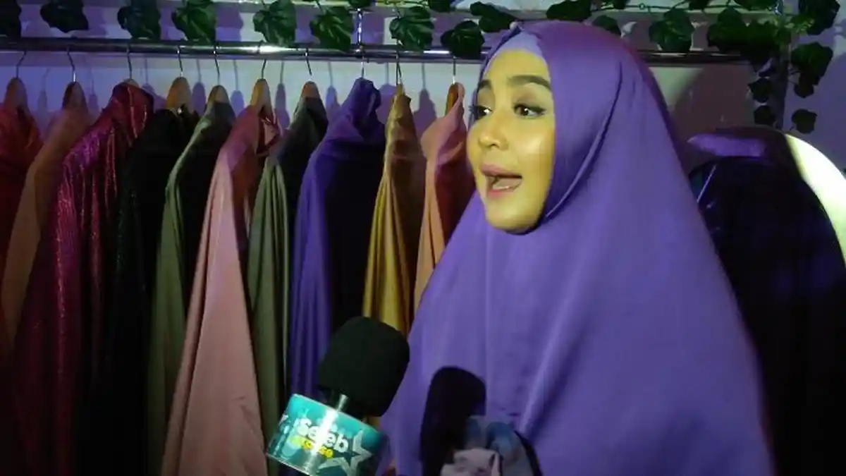 Nuri Maulida Berbagi Tugas dengan Baby Sitter