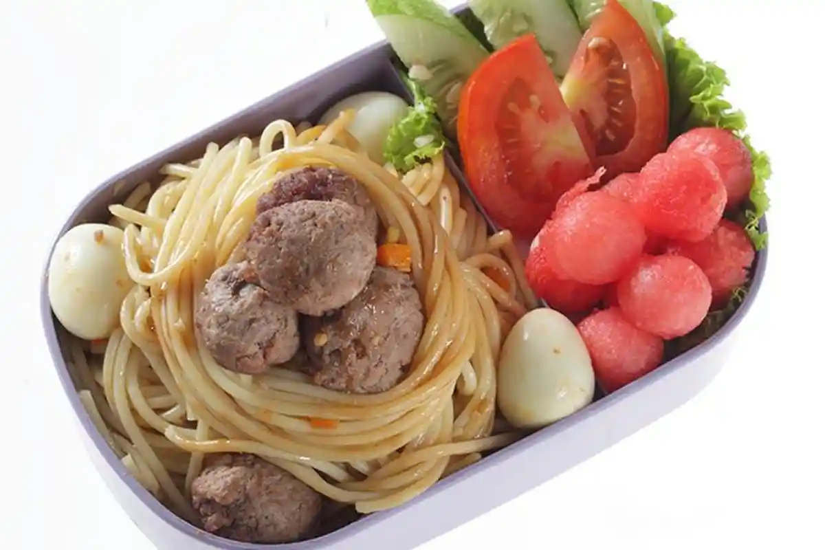 Bekal Penuh Gizi Spagheti Telur Oriental Dijamin Si Kecil Ketagihan