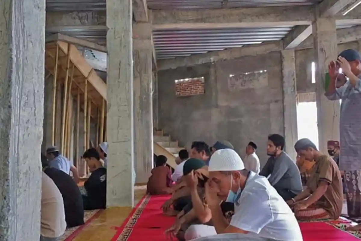 Niat Sholat Qobliyah dan Ba'diyah Jumat, Lengkap Bacaan Mudah Dibaca