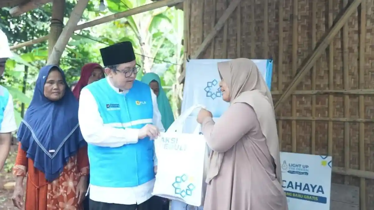Tangis Haru Mardiyah Warga Jepara, Terwujudnya Dambaan Miliki Listrik Secara Mandiri di Rumahnya