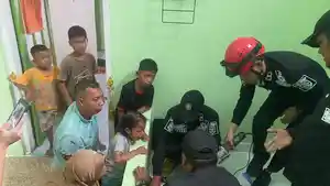 Kaki-seorang-anak-di-Jalan-Merpat.jpg